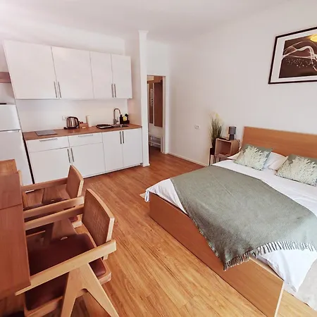 Lucky Center Apartma *